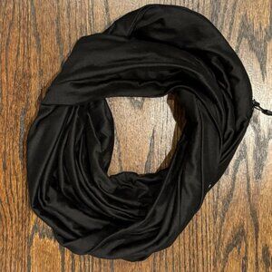 NWOT Beyond Yoga Infinity Hidden Pocket Scarf
